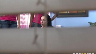 A couple has sex in the college dormitory, it was passionate