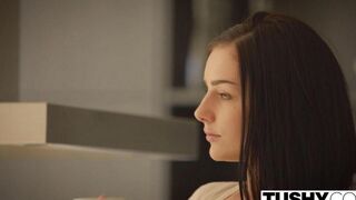 The husband persuaded his wife to try anal for the first time together