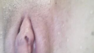 Orgasm under water and pussy close up play