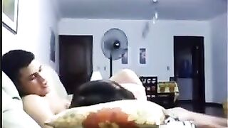 Evening intimacy on the couch, a habitual and passionate encounter