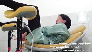 The girl received a fisting in the gynecologist's office for her daringness