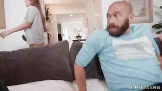 Glasses-wearing girl gets creampied by her horny girlfriend