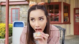 Public flashing in the amusement park, a daring act!