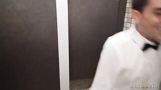 The waiter was served a large ass in the toilet at the party