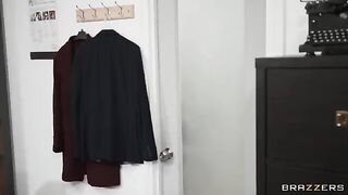 The college girl fucked in the glory hole by an unknown guy