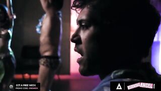 The dancer Jewelz Blu got her pussy smashed by the barman’s cock
