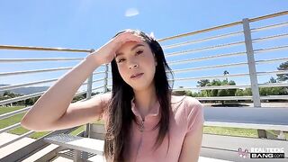 Easy throat girl is a professional at blowing cock with her mouth