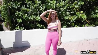 The sluts do not resist and go on the dick in the car