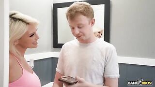 Mom gave me a blowjob and spoiled me rotten