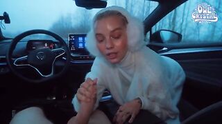 A beautiful college girl made a mess with her mouth in this hot vid