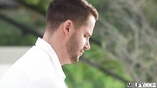 Watch how I suck cock and swallow the cum of a hot guy