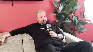 Using tits to seduce in a car?