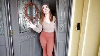 A hot mom invites you to appreciate her bed