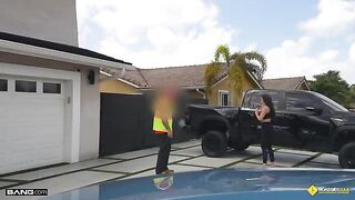 A hot babe has sex with a guy right in the garage