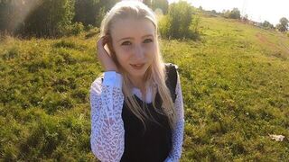 What do we do at sunset? A cute girl has no boyfriend