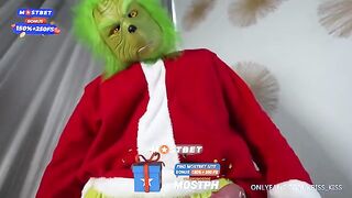 The Grinch decided to do the opposite of his usual actions this Christmas