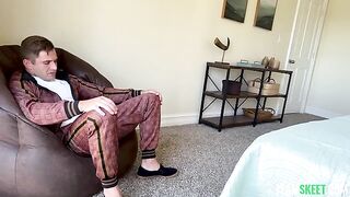 Watch and learn how to suck properly, it's quite an interesting lesson