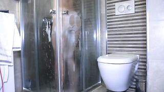 Instead of showering, the girl used her mouth for washing - a steamy twist