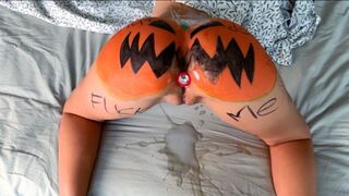 Babe fucked in her pumpkin by a hard cock