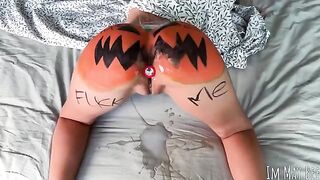 Babe fucked in her pumpkin by a hard cock