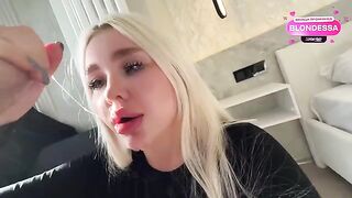 A woman with a lush ass seduces her stepbrother to fuck her
