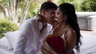 She fucks for the thrill, not for money, especially Yasmina Khan
