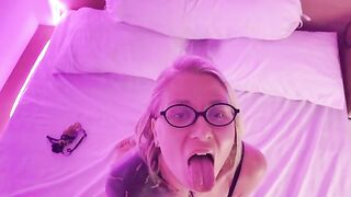 A couple has sex and the guy cum on her face