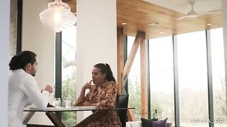Therapist invited her patient to her house for dinner