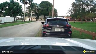 A sexy girl got her car repaired by a mechanic and had sex with him